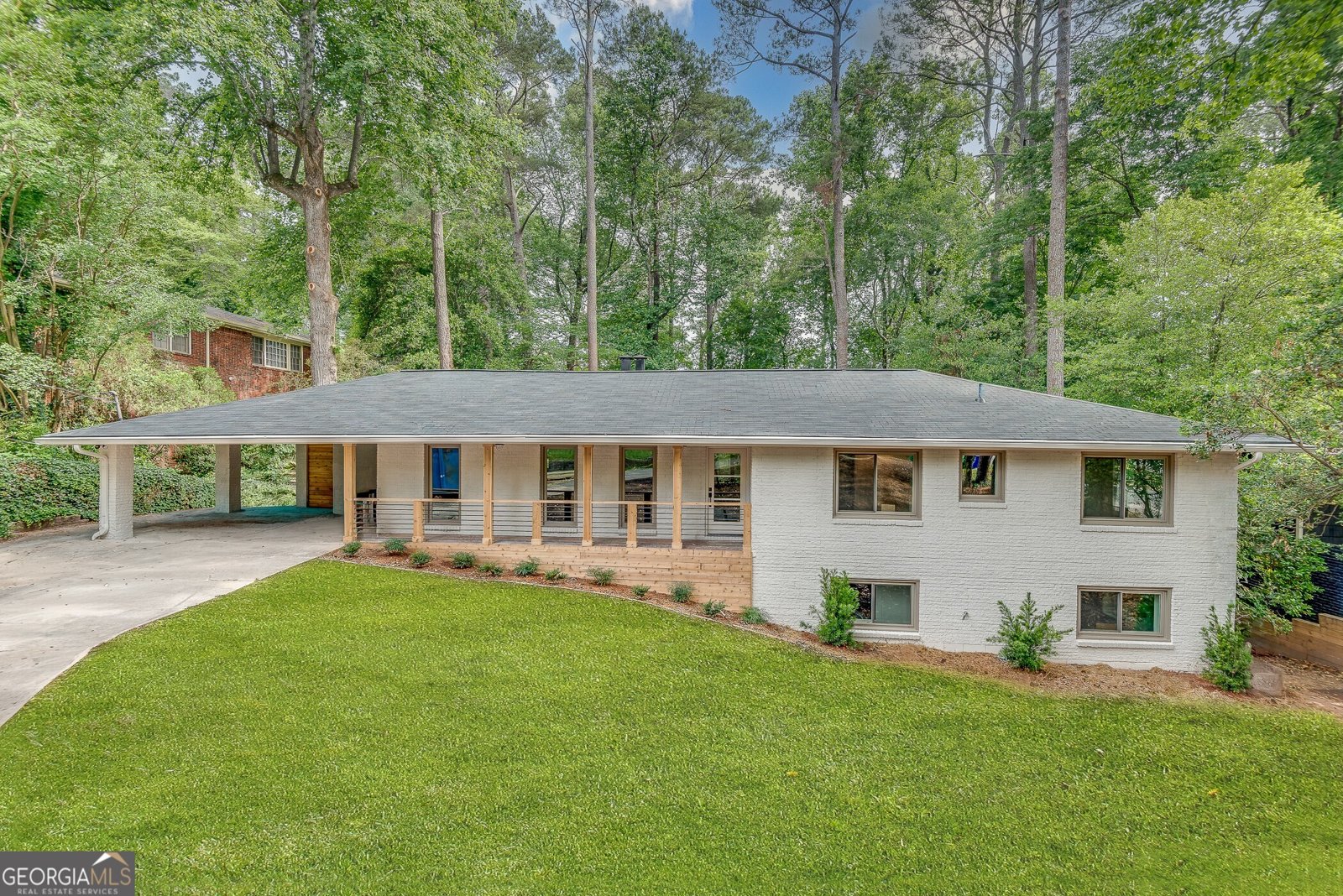 2574 Woodwardia Road Atlanta - main photo
