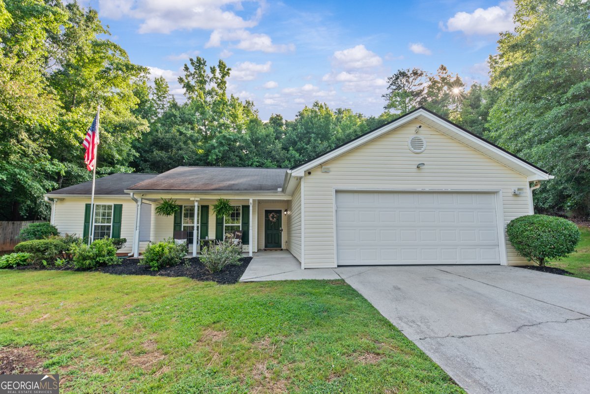 484 Canoe Court Statham - Photo 22