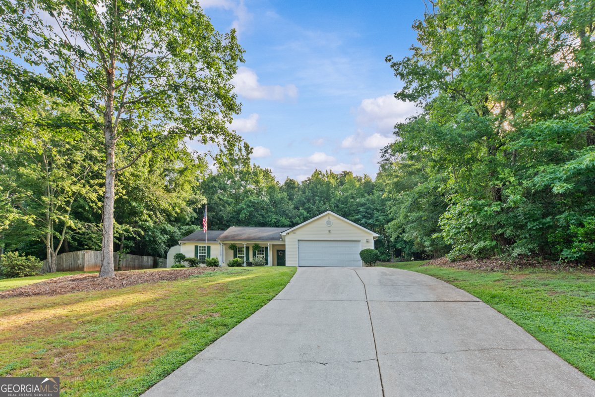 484 Canoe Court Statham - Photo 23