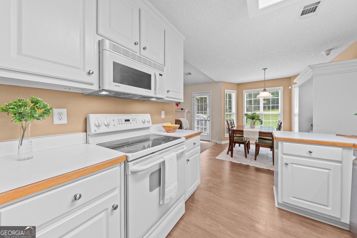 484 Canoe Court Statham - Photo 35