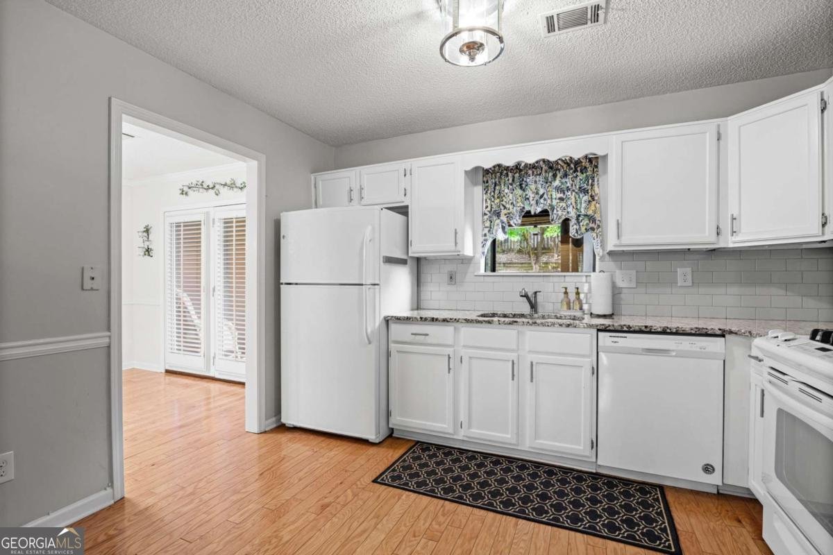 257 Triple Oaks Drive Tucker - Photo 8