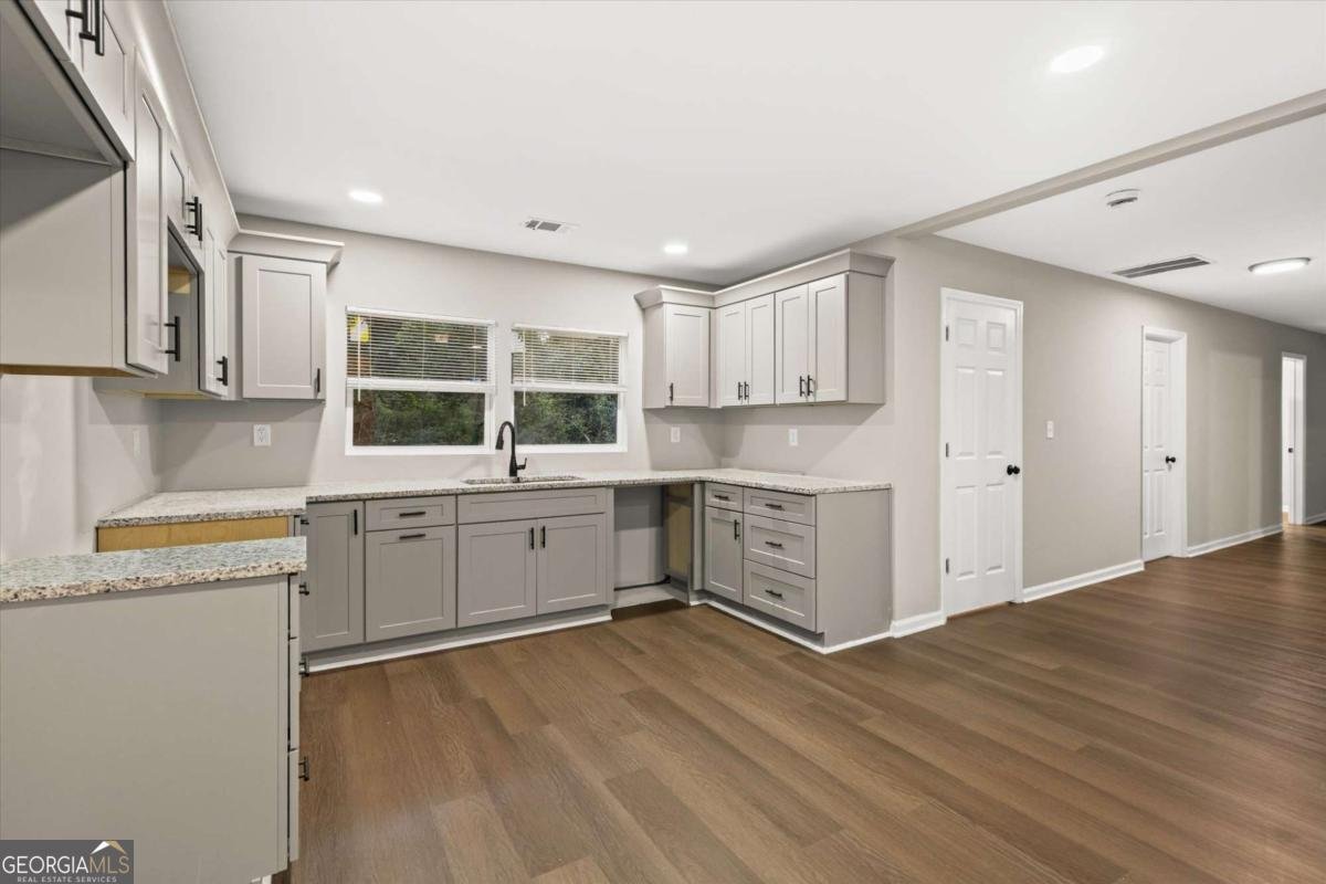 4210 Rockbridge Road Stone Mountain - Photo 10