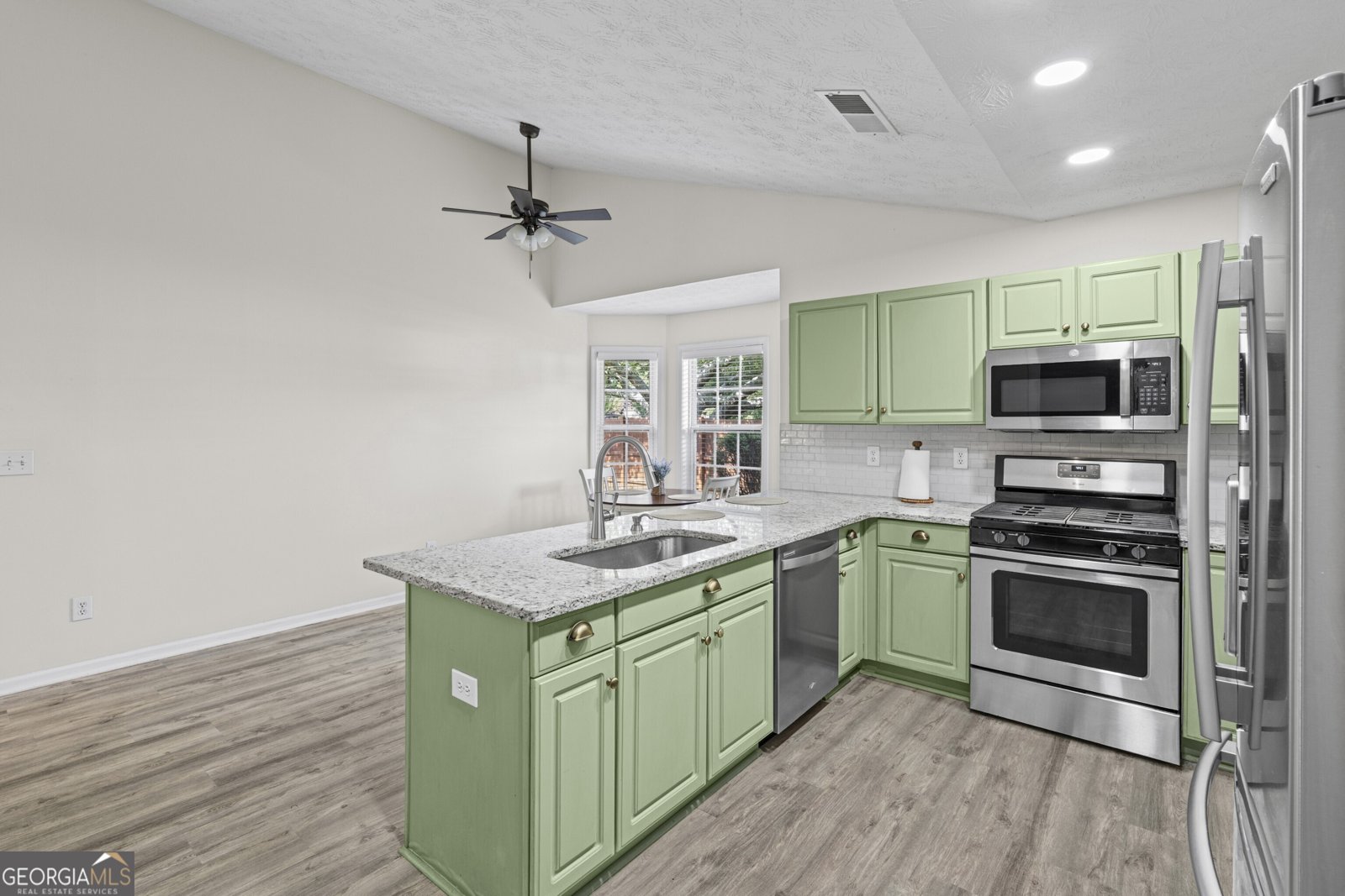 7065 Valley Landing Court Cumming - Photo 15