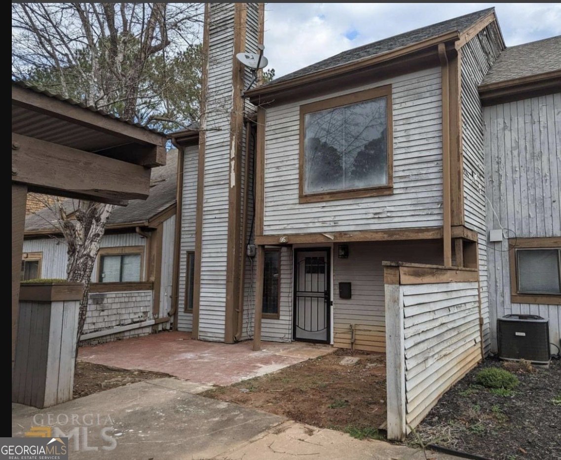 95 Willowick Drive Lithonia - main photo