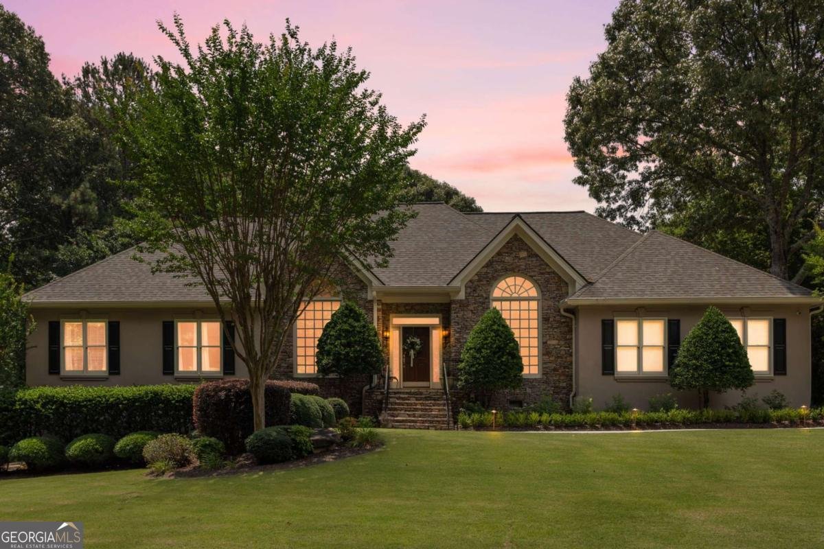 1540 Winding Creek Circle Snellville - main photo