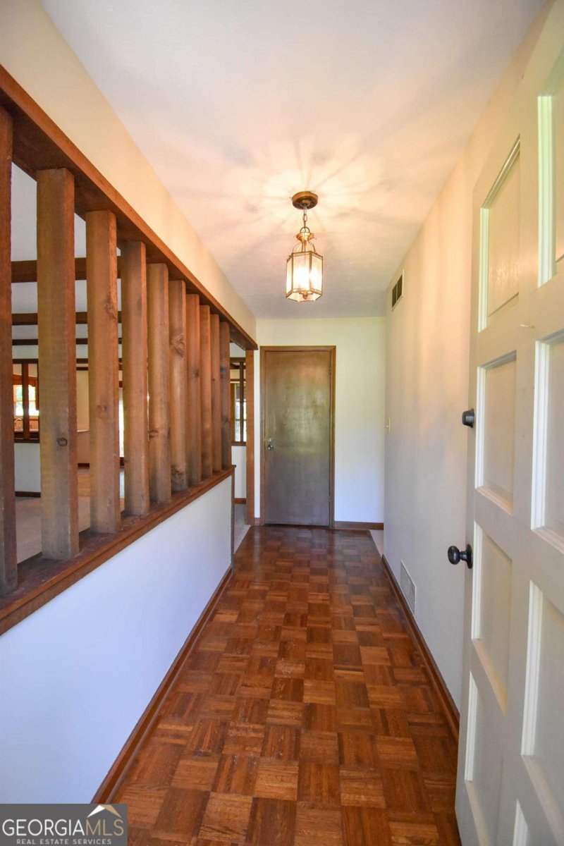 243 Saint Patrick Drive Mableton - Photo 10