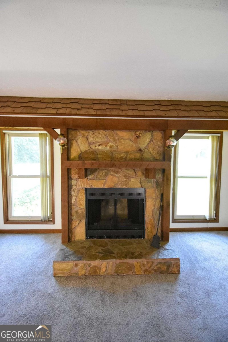 243 Saint Patrick Drive Mableton - Photo 13