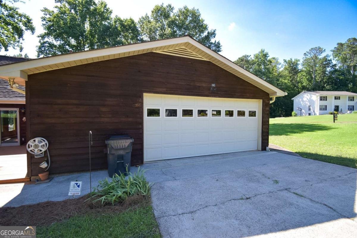 243 Saint Patrick Drive Mableton - Photo 8