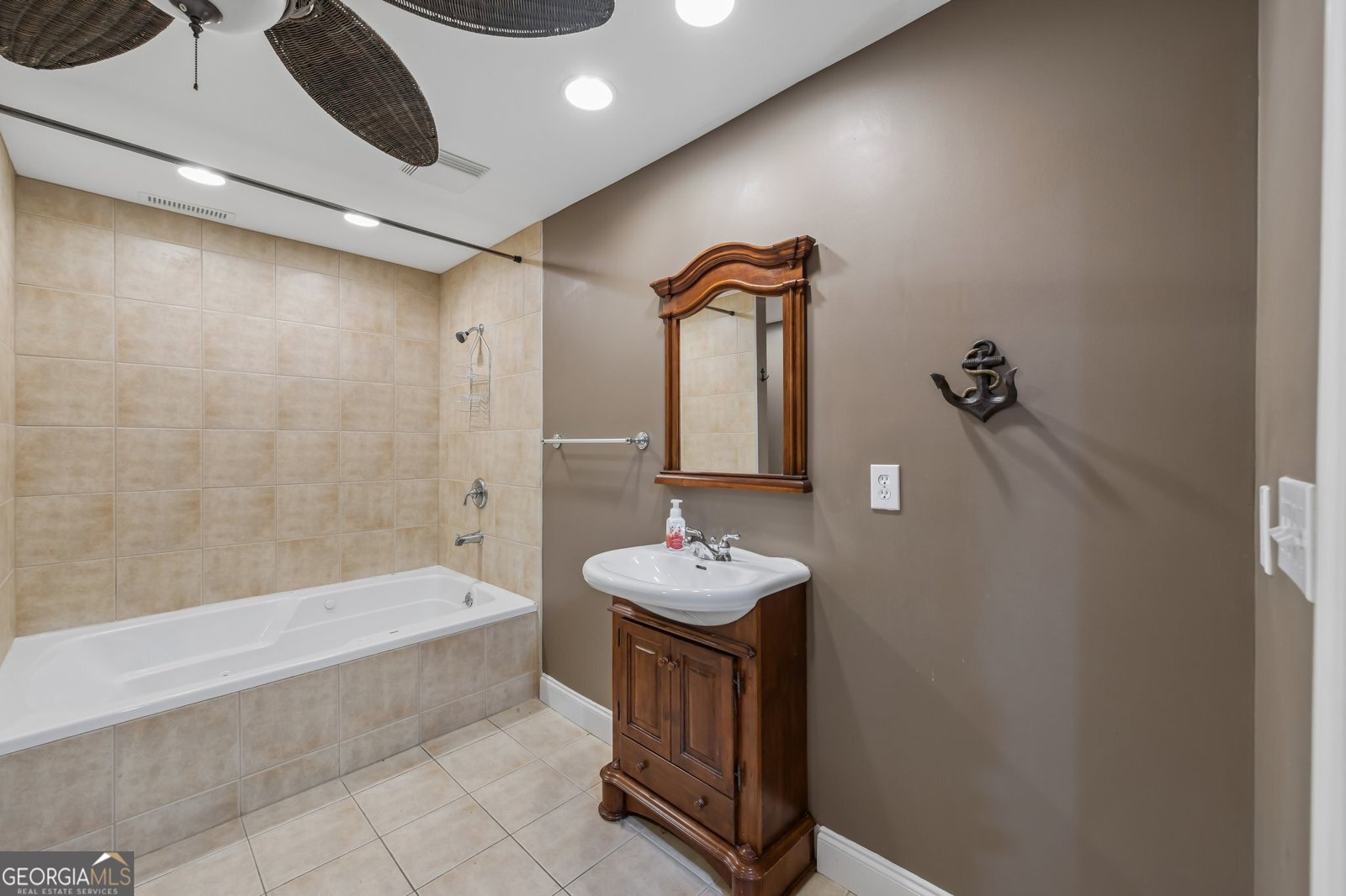 6137 White Oak Drive Flowery Branch - Photo 23