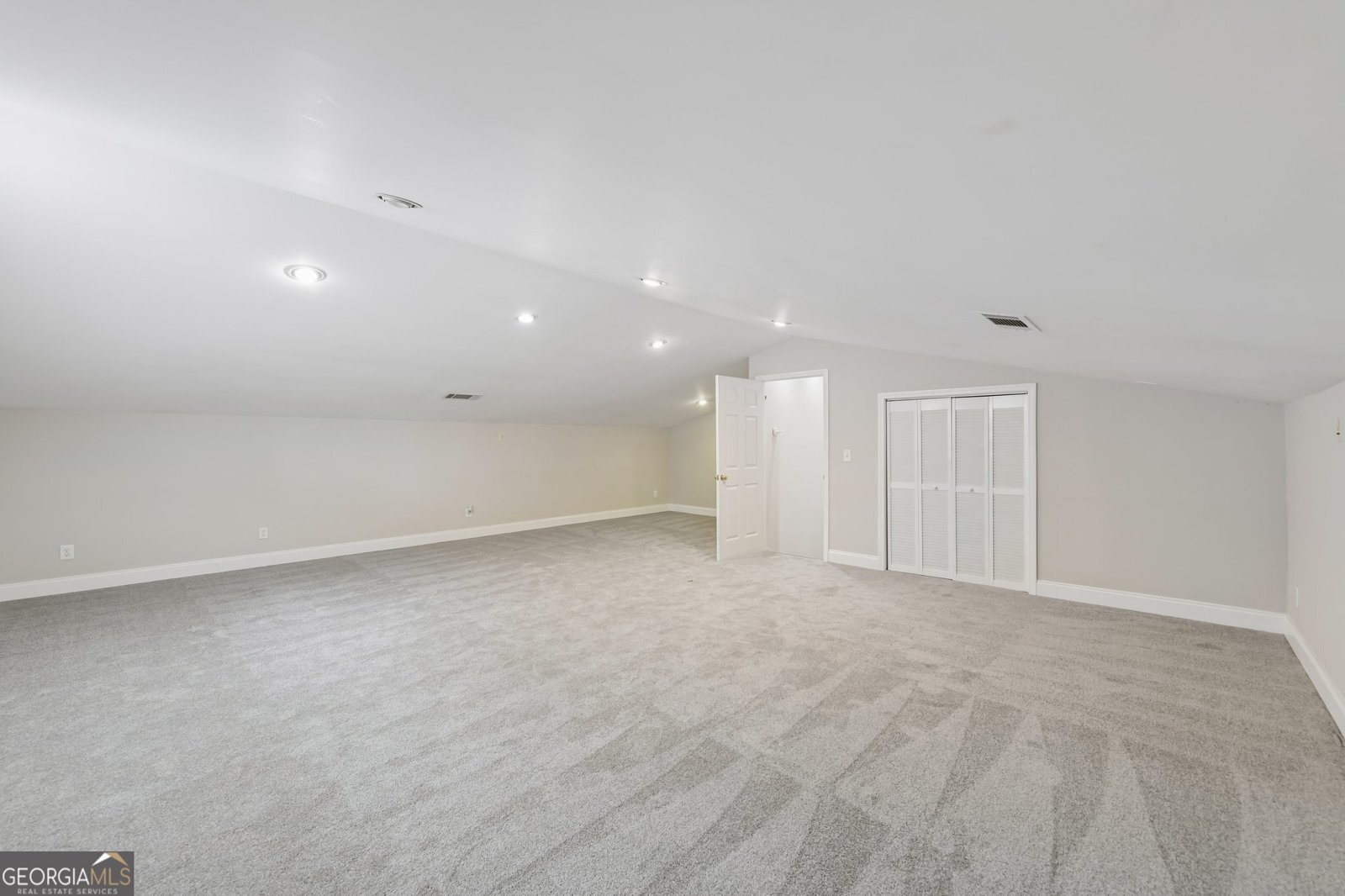 6137 White Oak Drive Flowery Branch - Photo 33