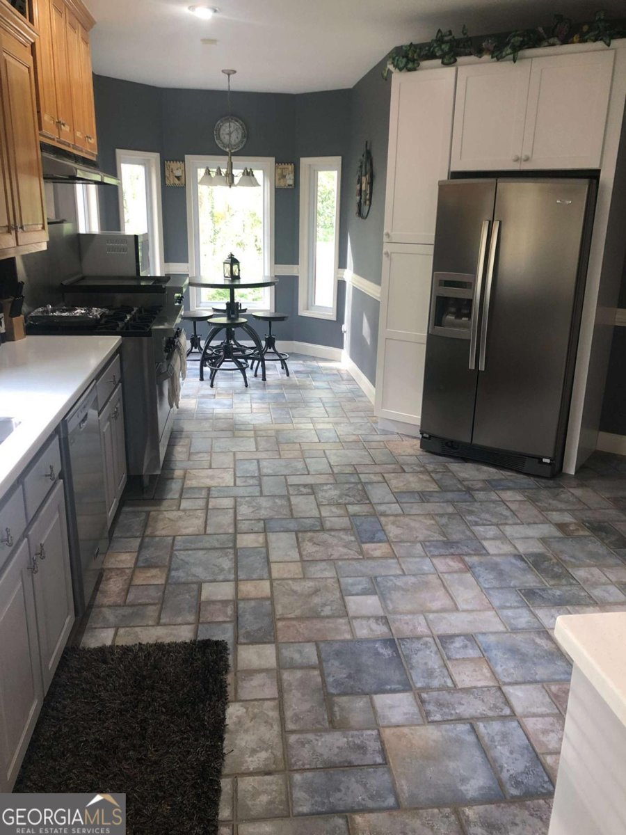 6137 White Oak Drive Flowery Branch - Photo 9