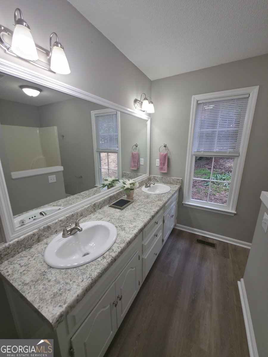 210 New Haven Drive Athens - Photo 12