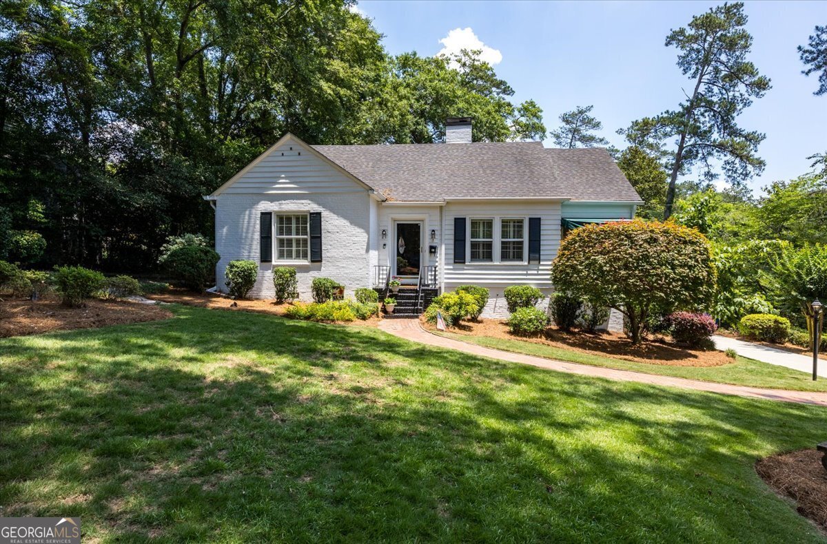 425 Ashley Place Macon - main photo