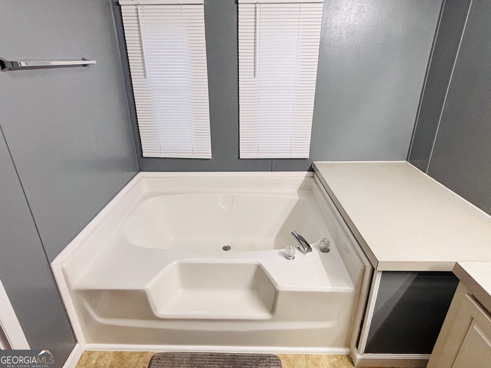 323 Grady Street Portal - Photo 10