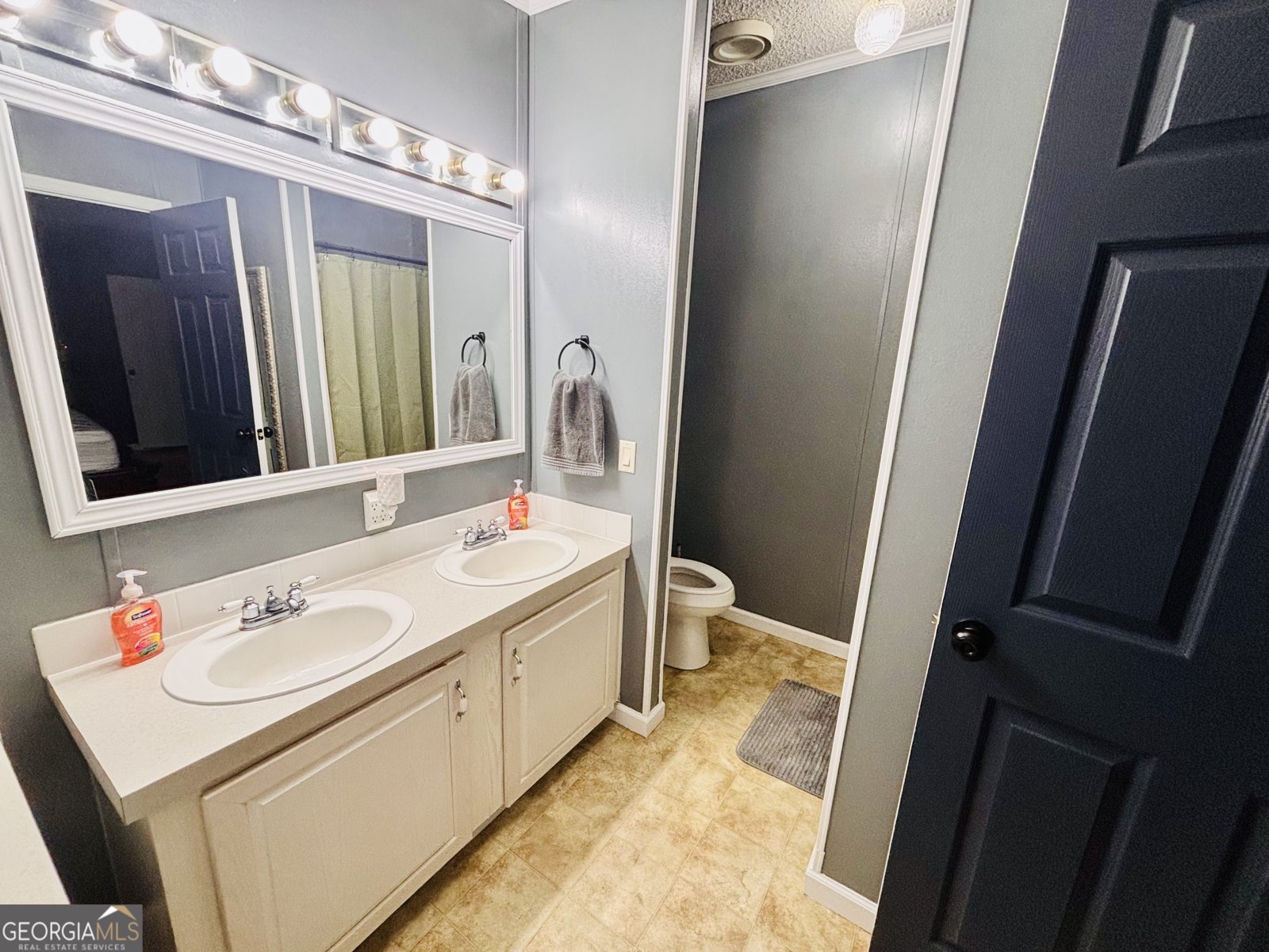 323 Grady Street Portal - Photo 11