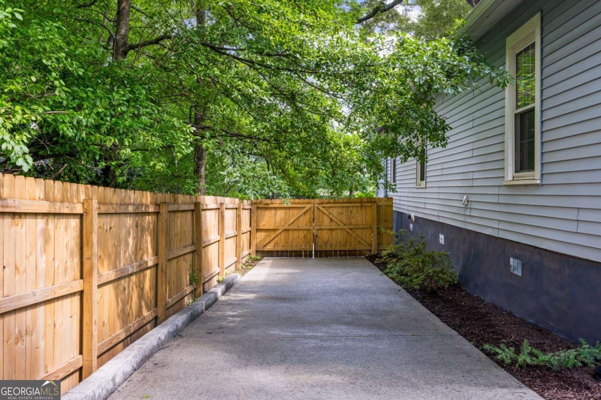 2469 Forrest Avenue Atlanta - Photo 26