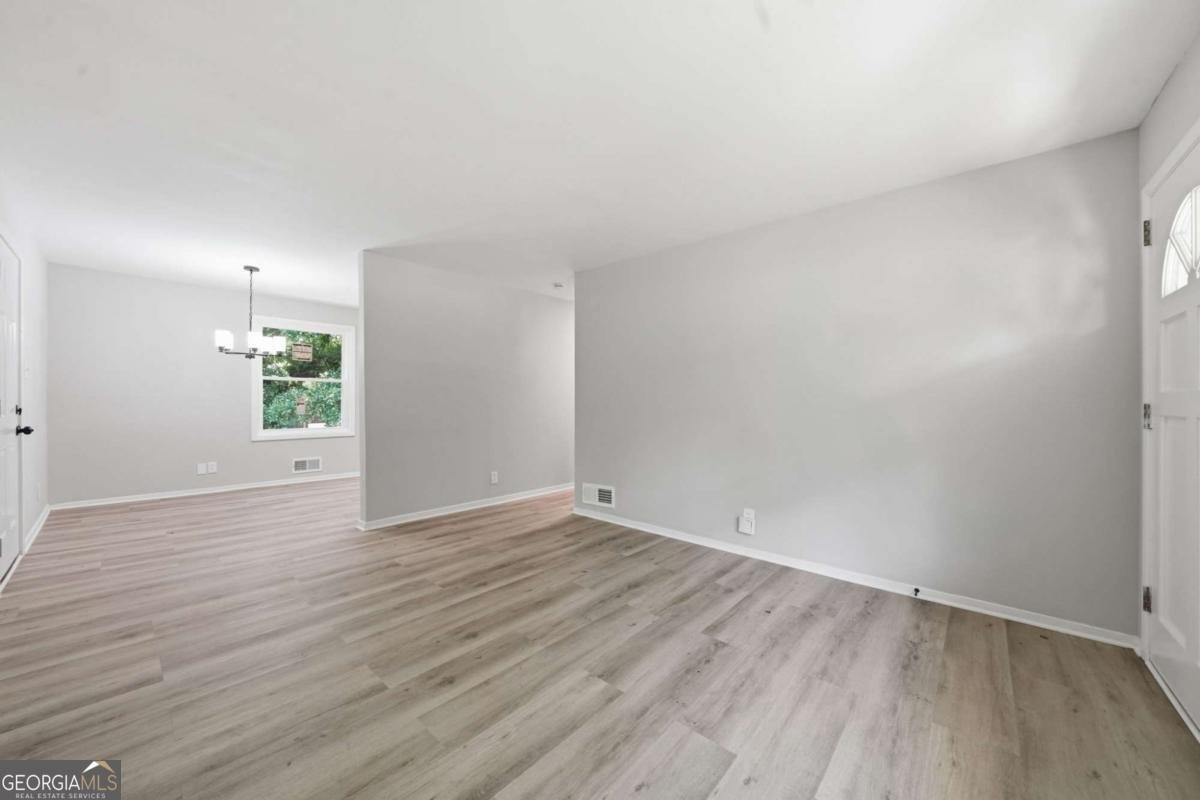 4913 Bartlett Road Forest Park - Photo 6