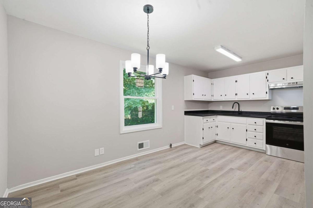 4913 Bartlett Road Forest Park - Photo 8