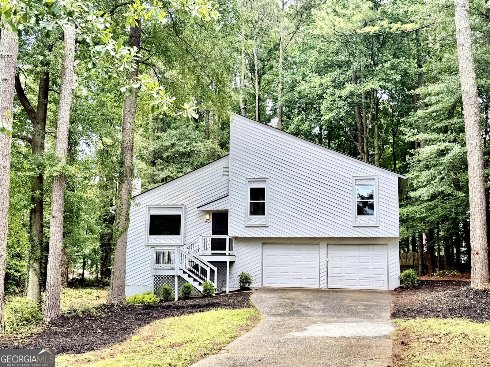 3904 Trade Wind Court Marietta - main photo