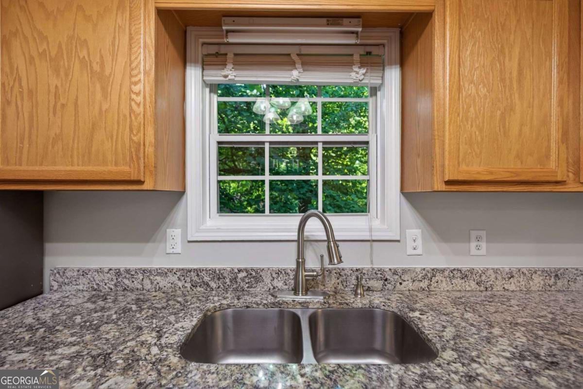9917 Silver Leaf Court Douglasville - Photo 14