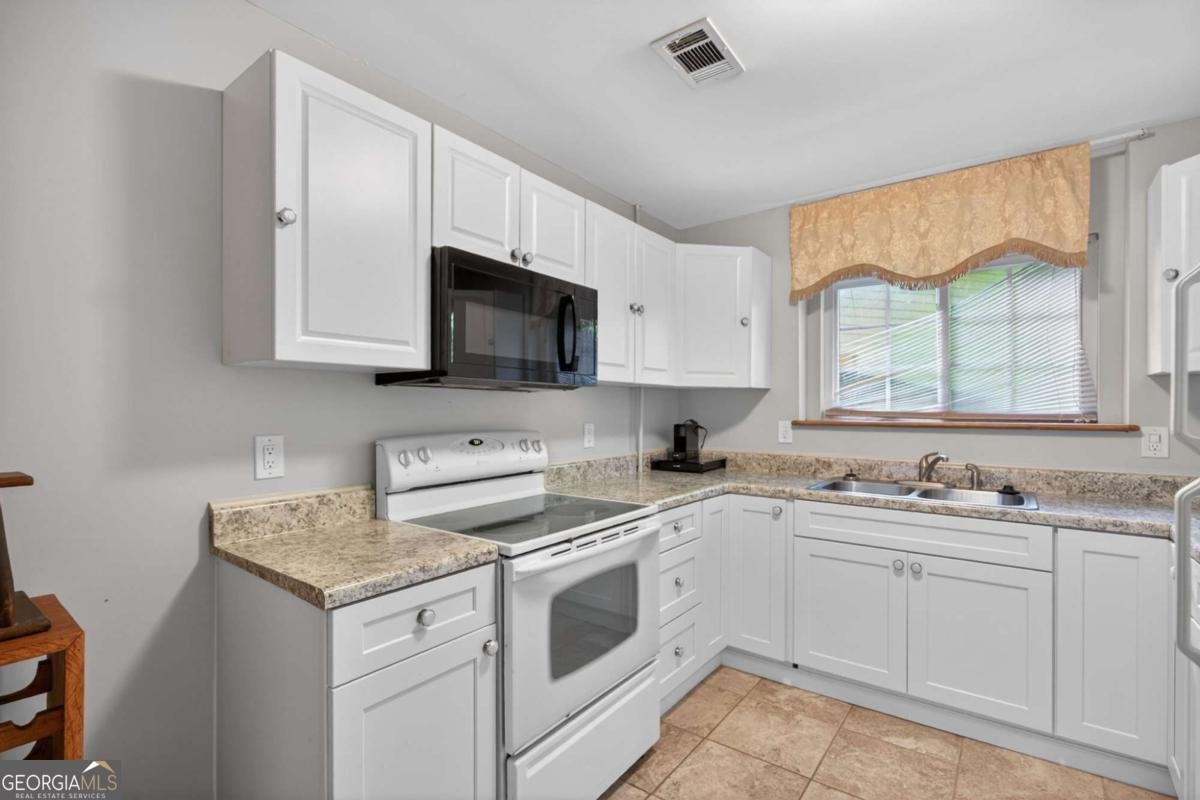 9917 Silver Leaf Court Douglasville - Photo 33