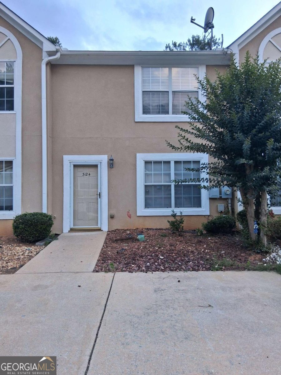 3124 Fields Drive Lithonia - main photo