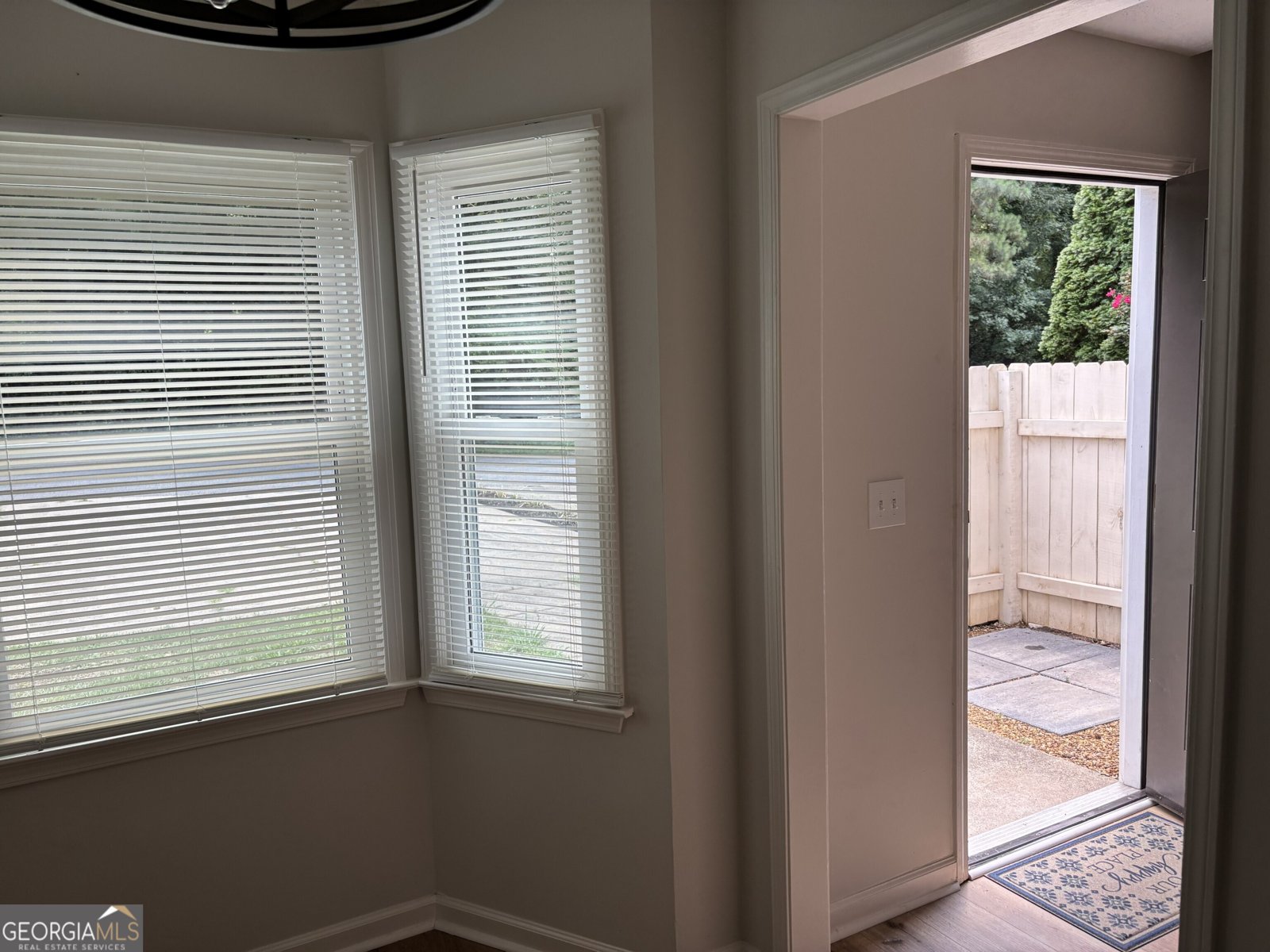 2819 New South Drive Marietta - Photo 9