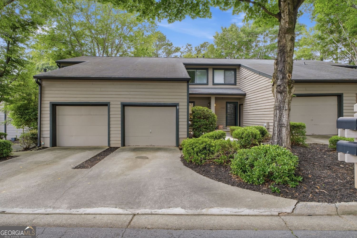 5005 Gardenia Circle Marietta - main photo