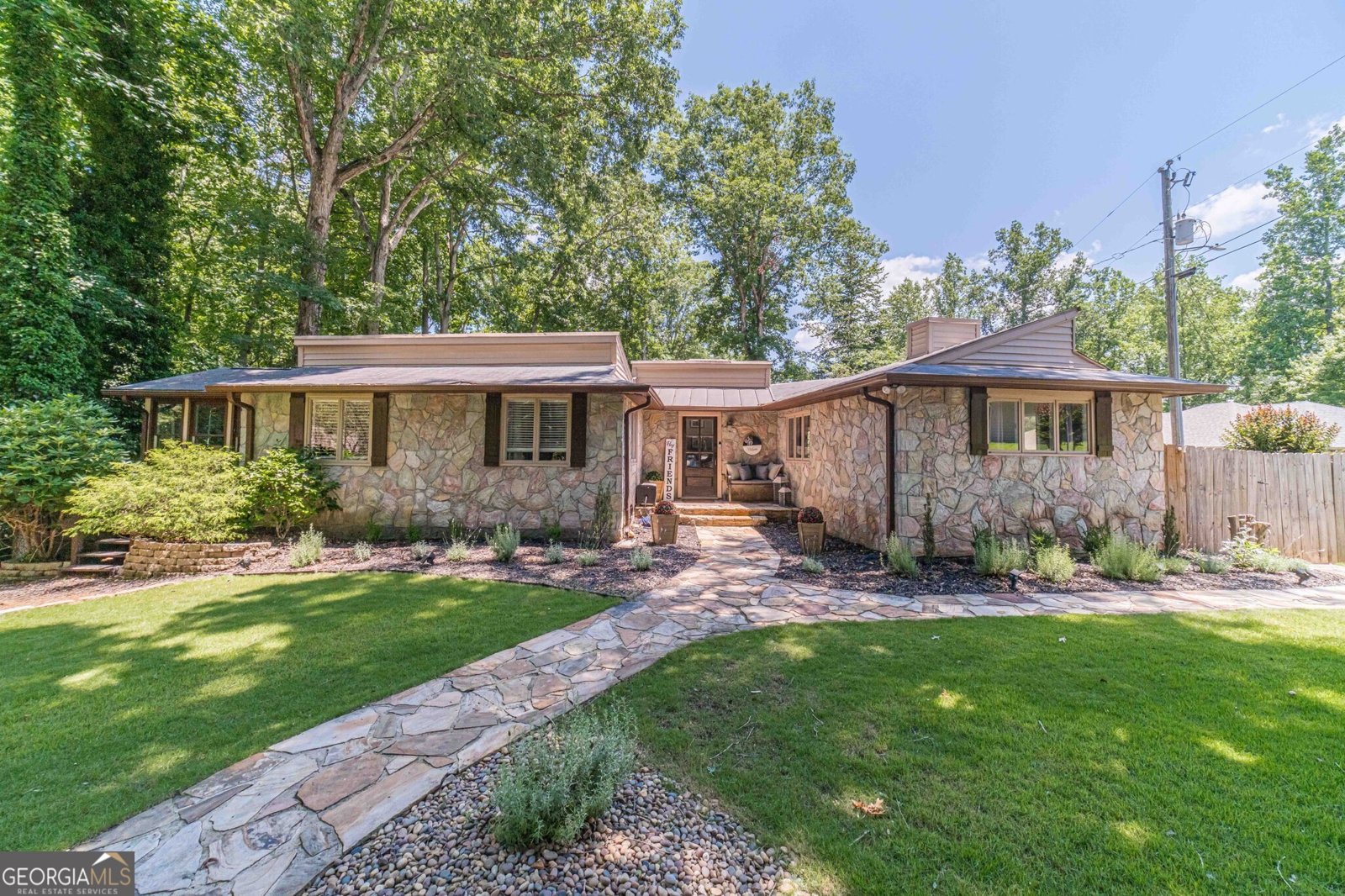 45 Lakepoint Drive Dawsonville - main photo