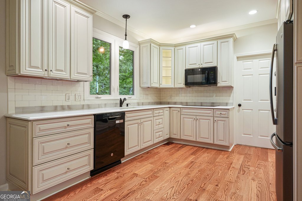 726 Whisper Wind Court Woodstock - Photo 20