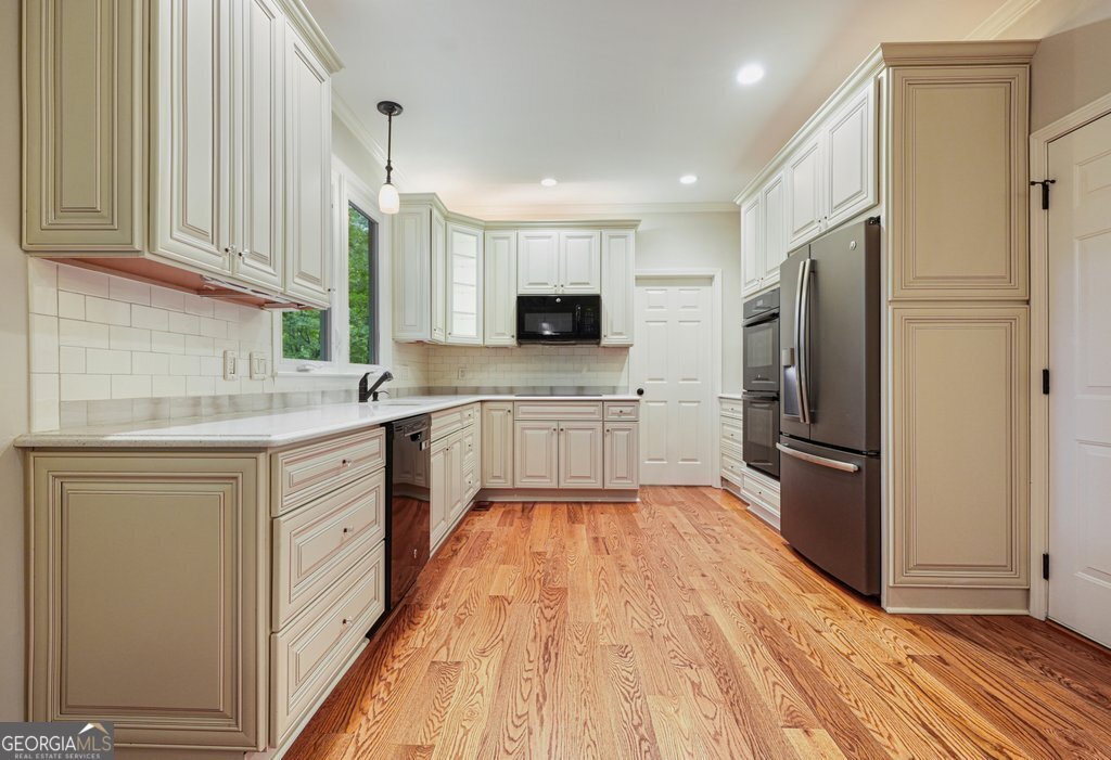 726 Whisper Wind Court Woodstock - Photo 22