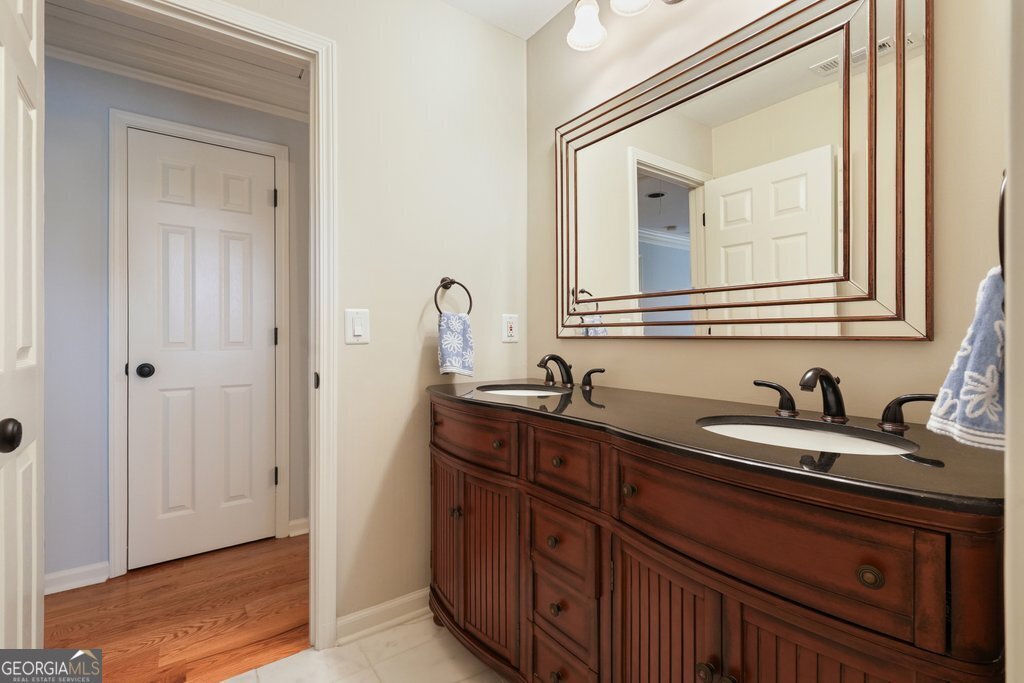 726 Whisper Wind Court Woodstock - Photo 49