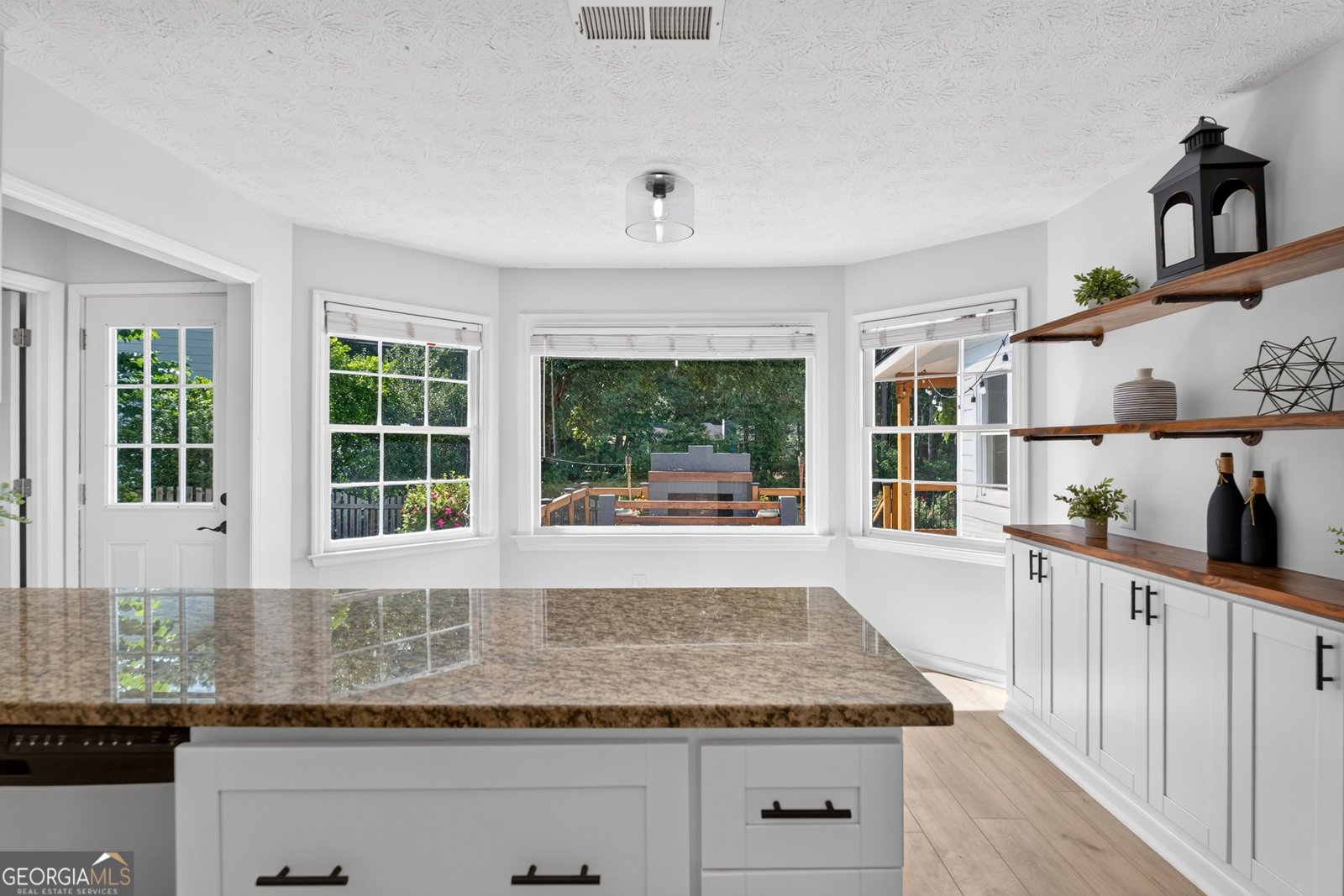 9945 Lake Forest Way Roswell - Photo 16