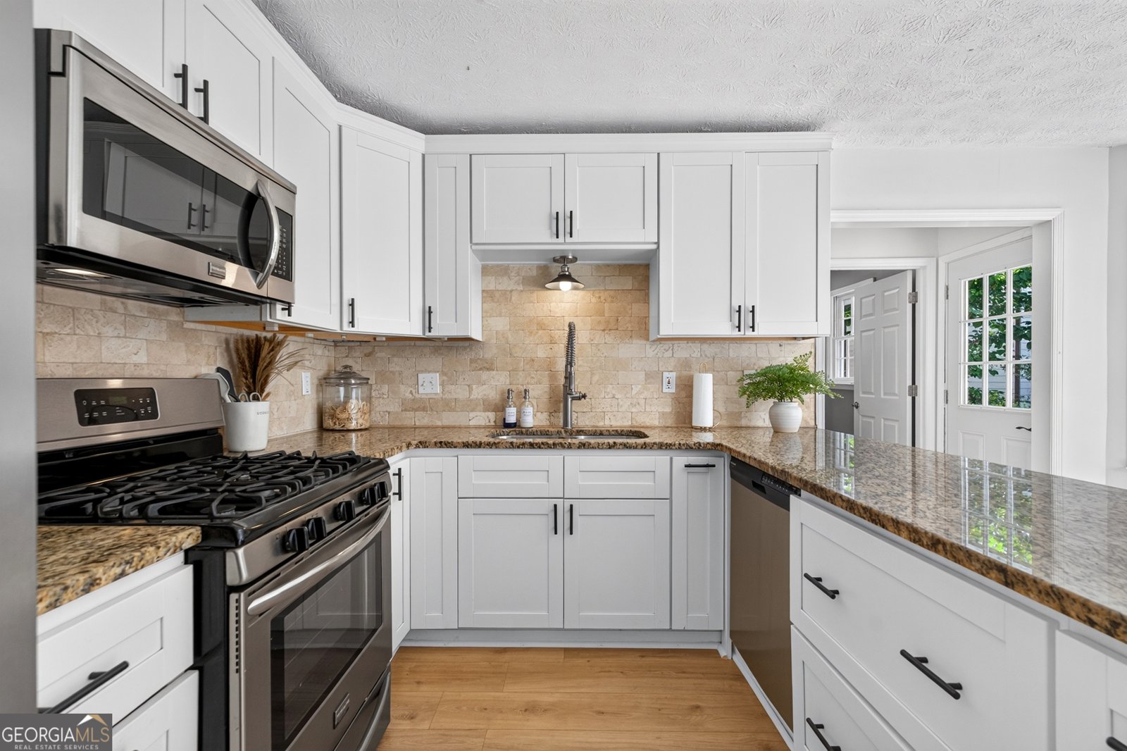 9945 Lake Forest Way Roswell - Photo 19