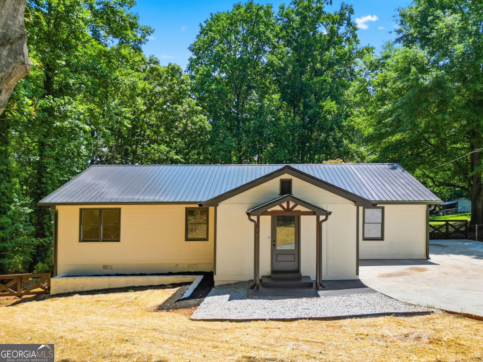 4713 Union Church Road Flowery Branch - main photo