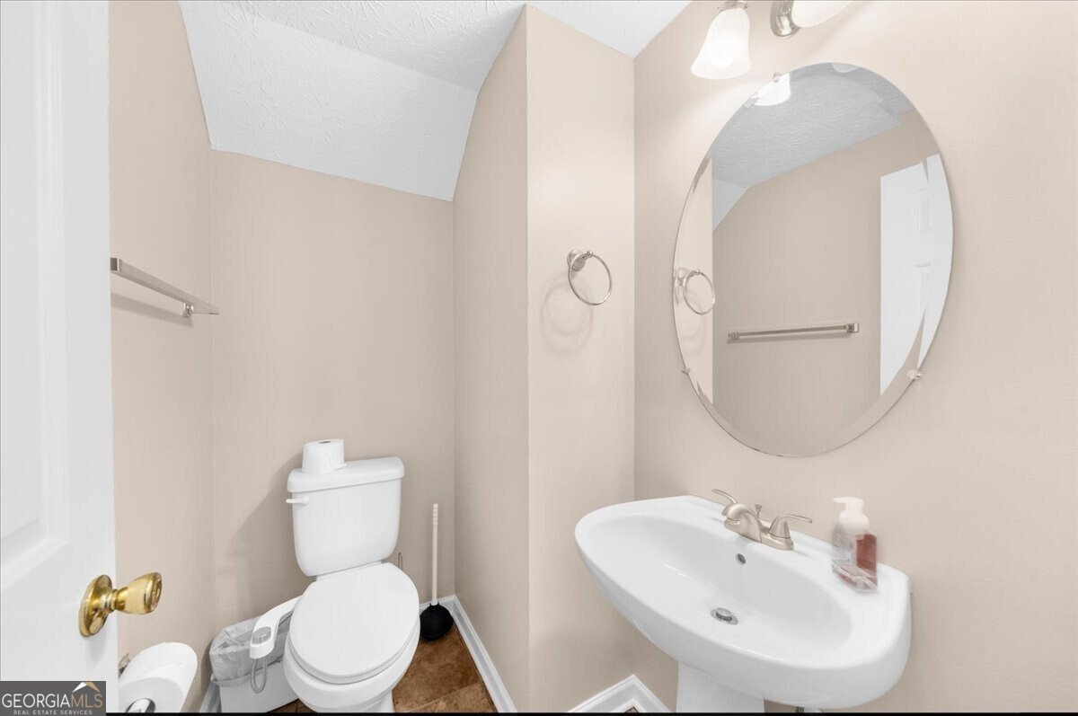656 Oaks Drive Woodstock - Photo 10