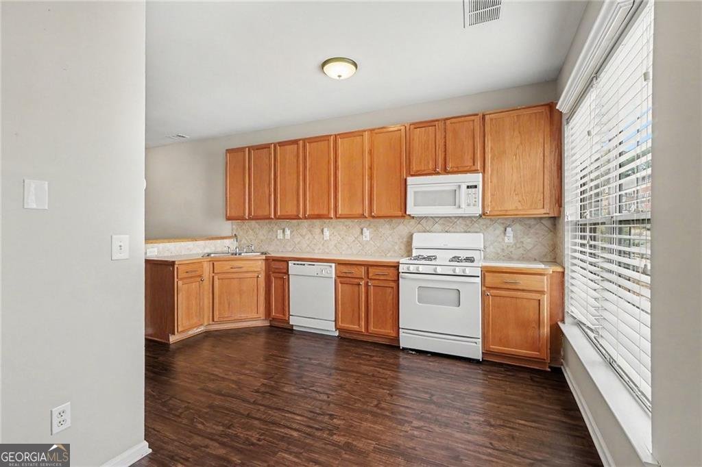 3158 Mill Springs Circle Buford - Photo 8