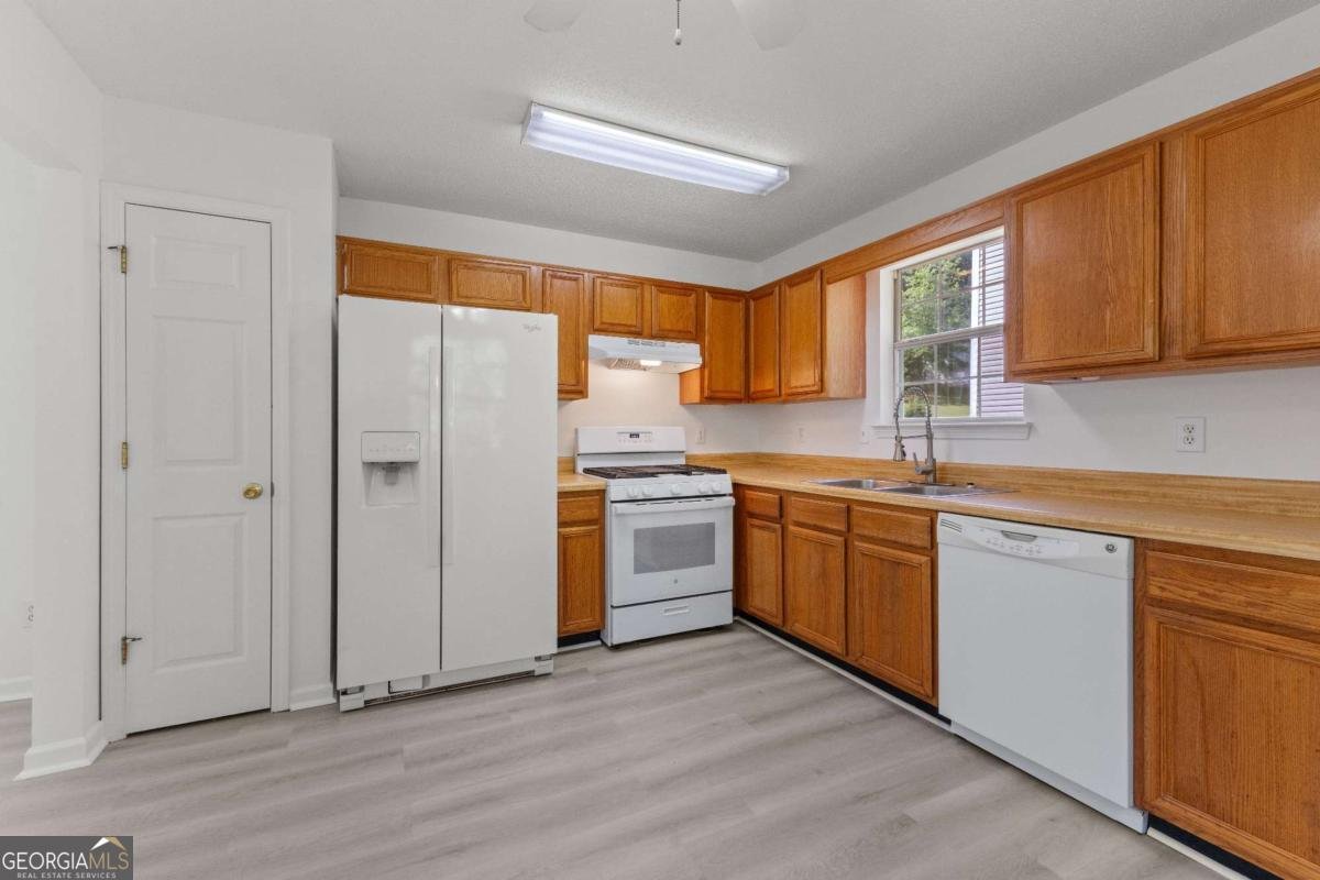 7299 Essex Drive Douglasville - Photo 8
