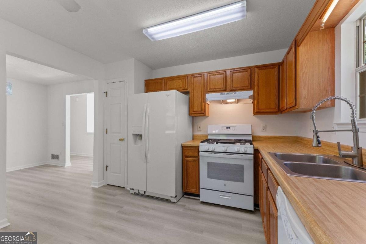 7299 Essex Drive Douglasville - Photo 9