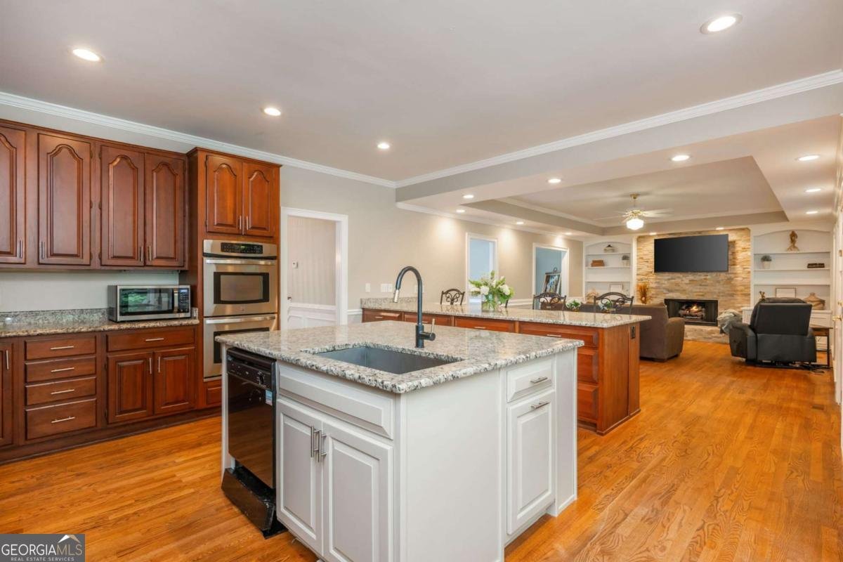 2865 Stoneglen Close Roswell - Photo 17