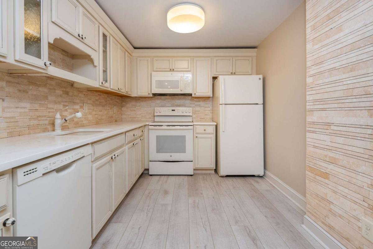 2865 Stoneglen Close Roswell - Photo 52