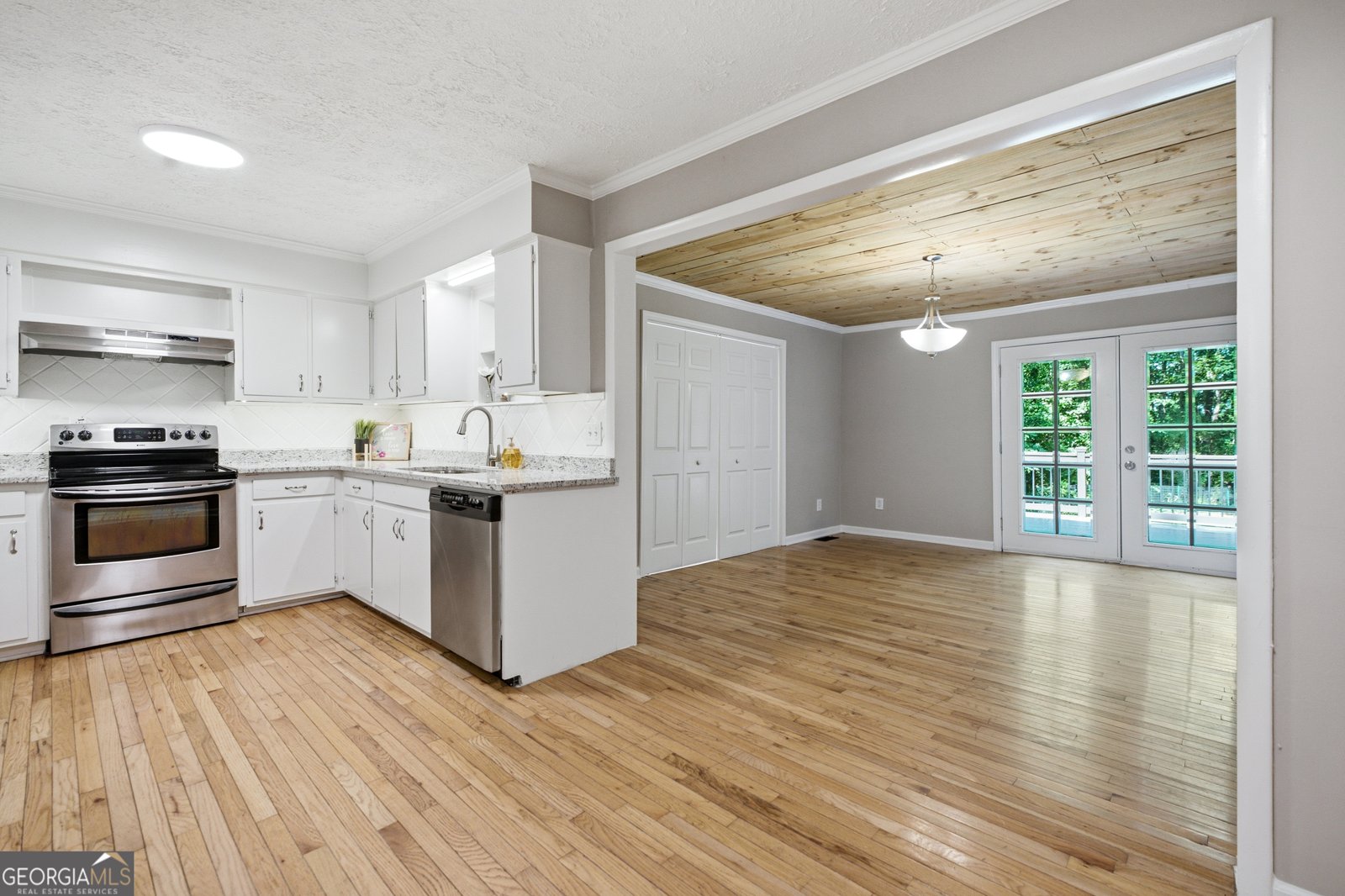 467 Sanders Street Clarkesville - Photo 7