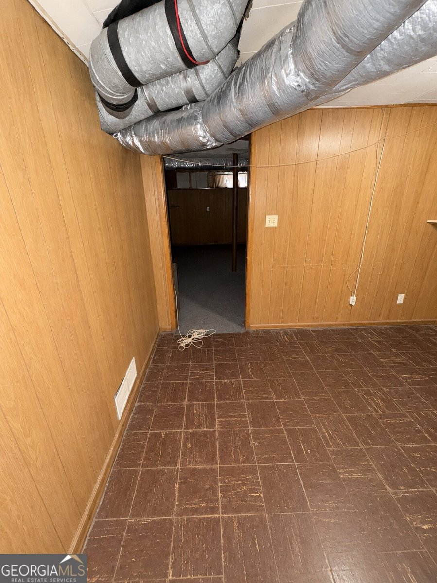 895 Laurel Street Forest Park - Photo 25