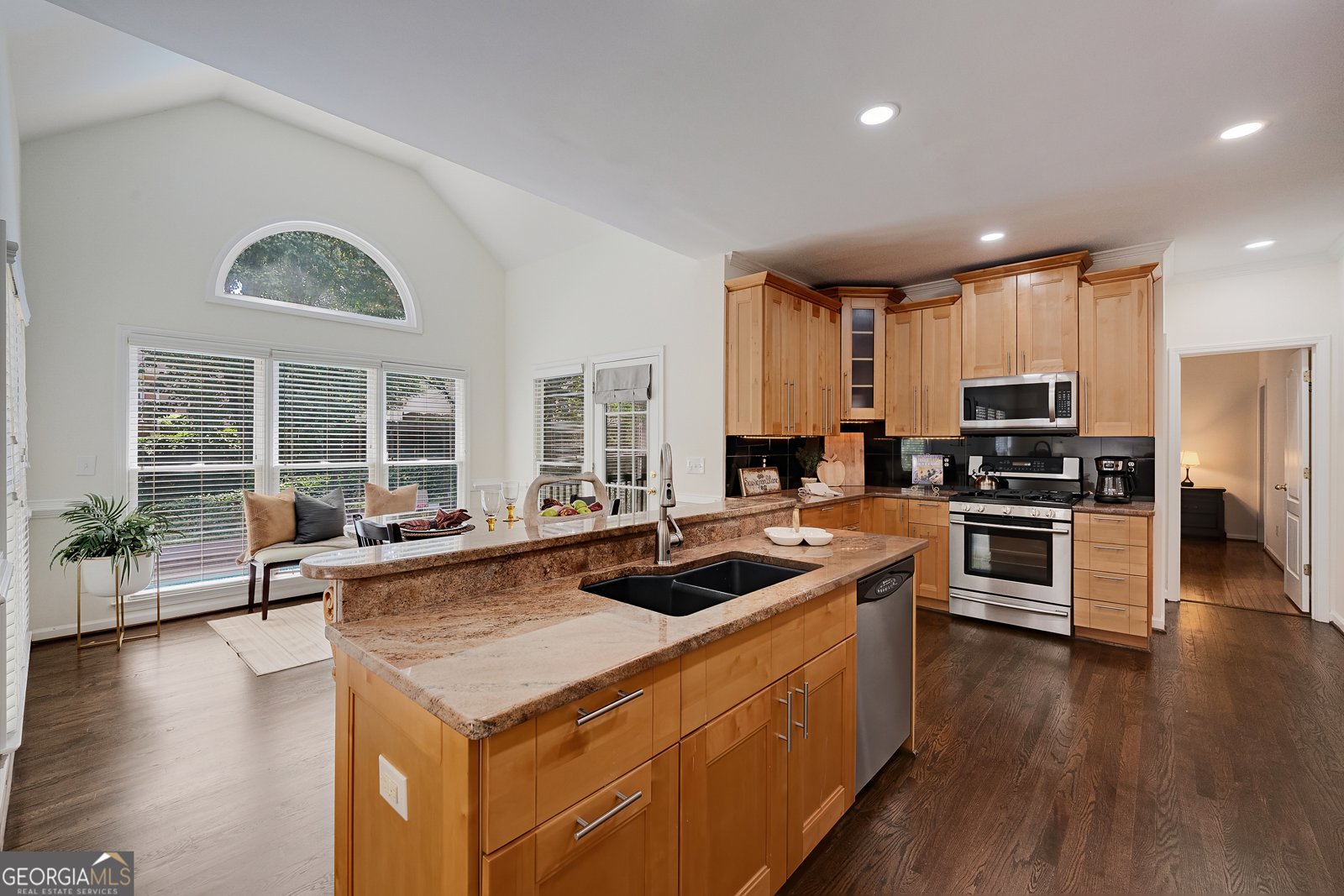 7055 Devonhall Way Johns Creek - Photo 14