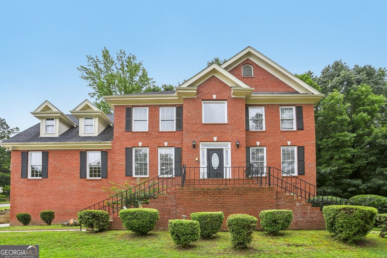 1811 Lake Cove Drive Atlanta - main photo