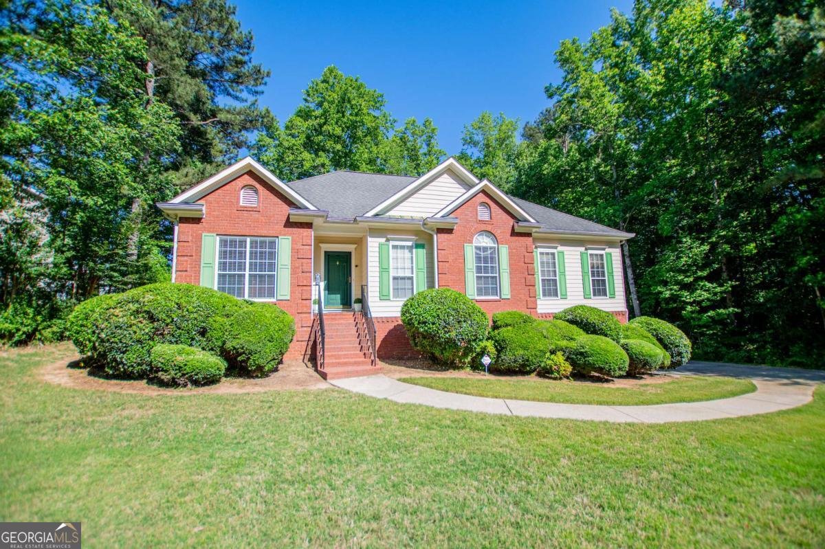 1294 Windsor Glen Drive Douglasville - main photo