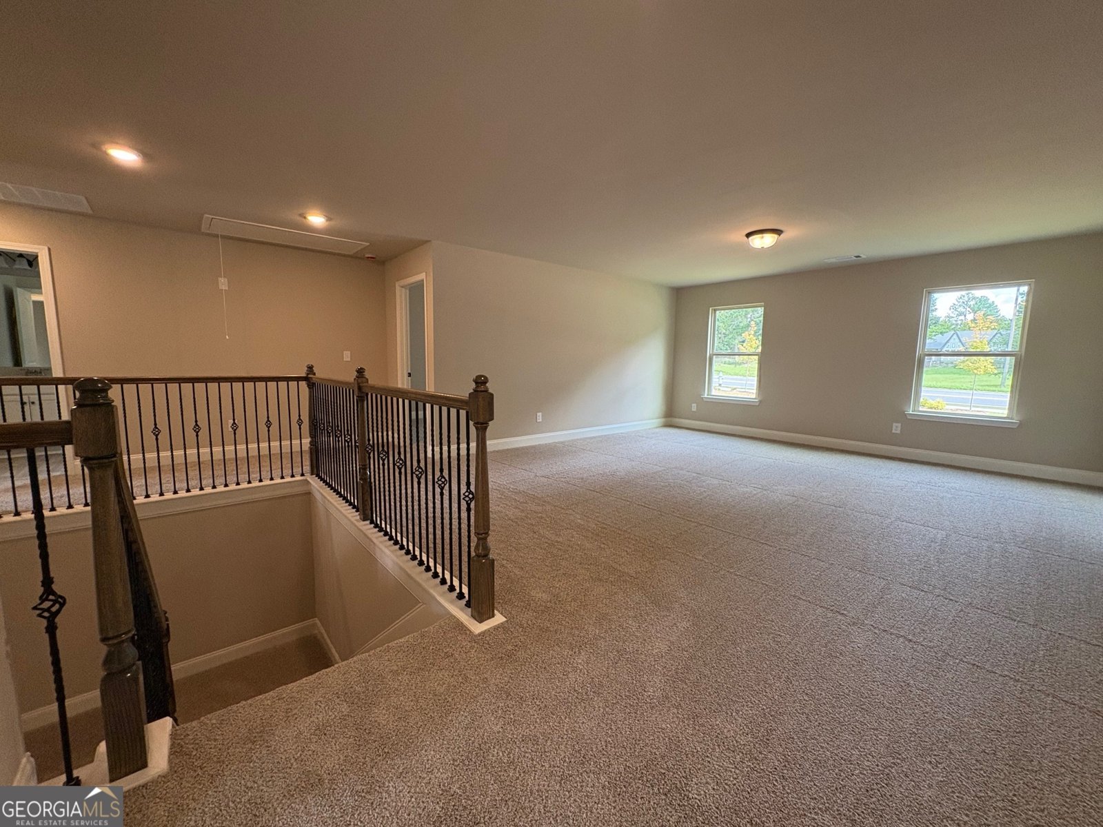 1046 Lakeview Oaks Court Grayson - Photo 11