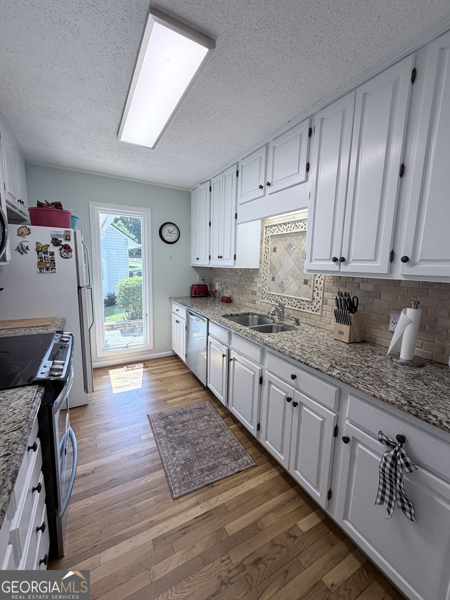 9489 Lee Rd 379 Valley - Photo 14