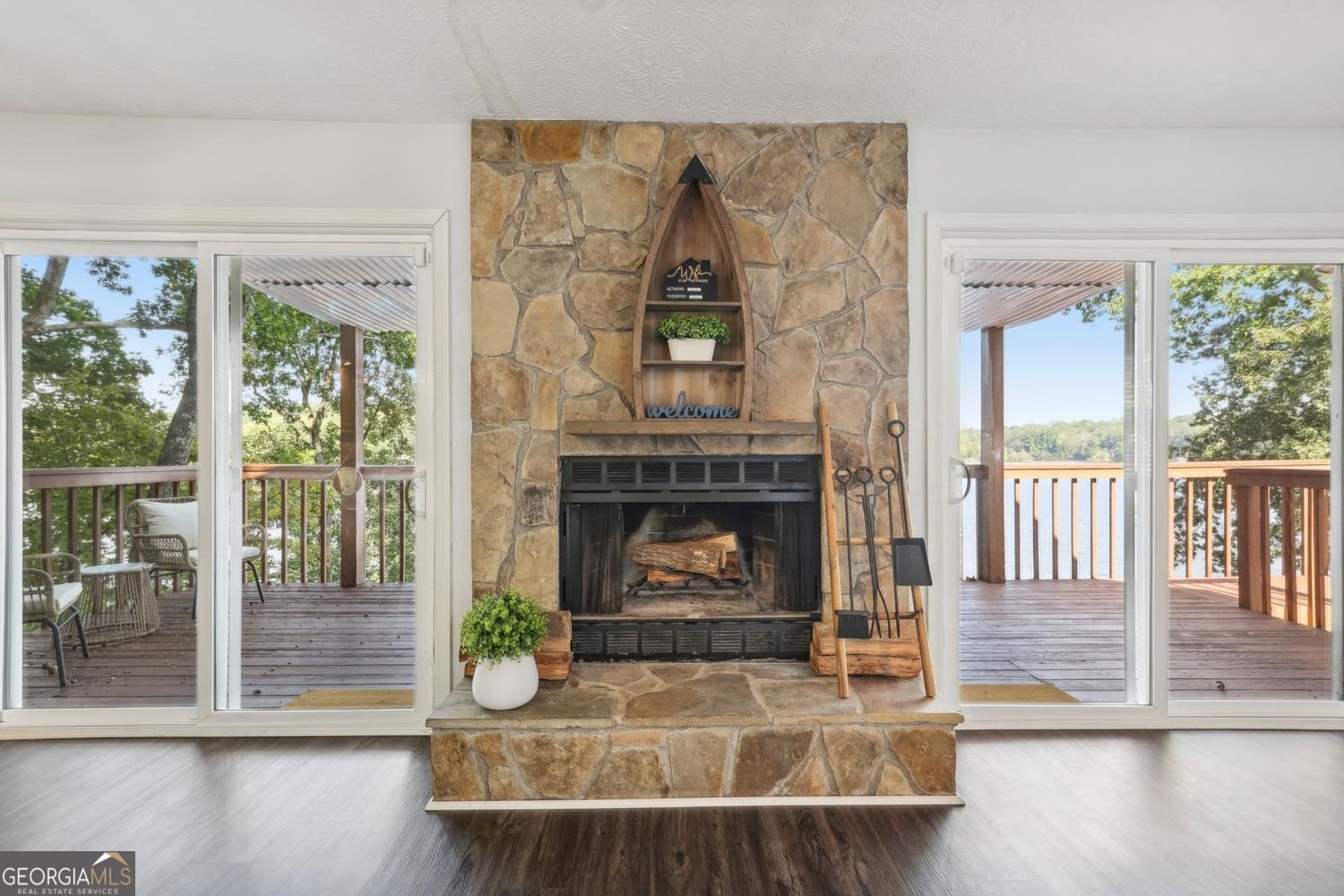 8470 Lake Drive Snellville - Photo 12