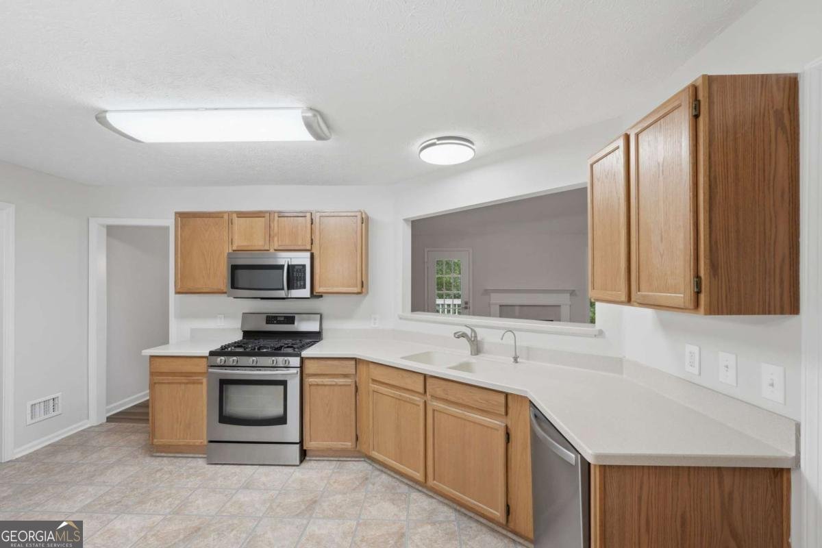 7035 Crossview Drive Cumming - Photo 15